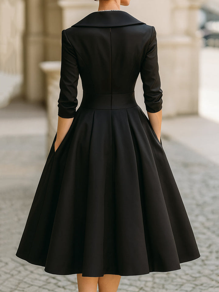 SVEA | Elegantes Midikleid mit Dezentem Glanz