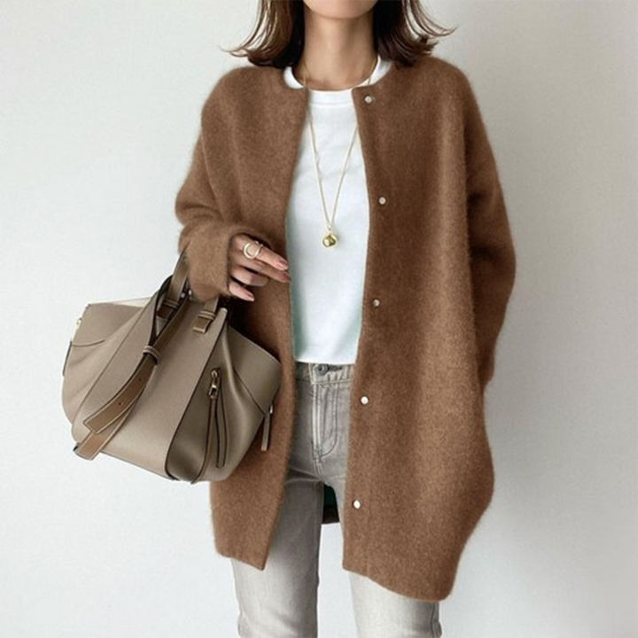 SVEA | Silvia Warme und Elegante Strickjacke
